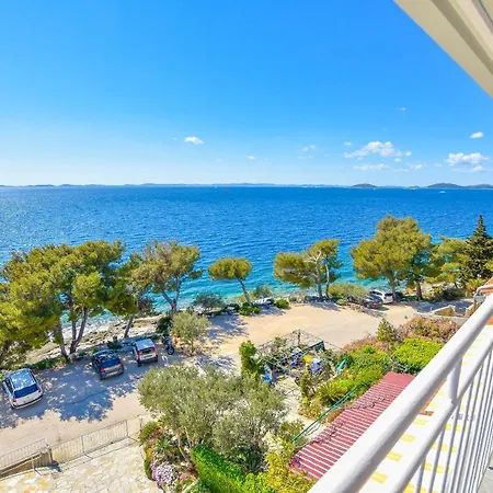 Apartments Mario Coastal Home شقة مورتير