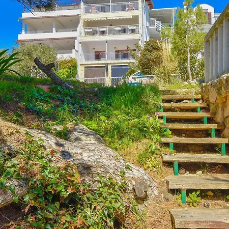 Apartments Mario Coastal Home شقة *