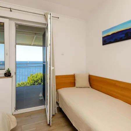 Apartments Mario Coastal Home شقة