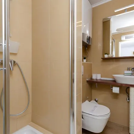Apartments Mario Coastal Home * مورتير