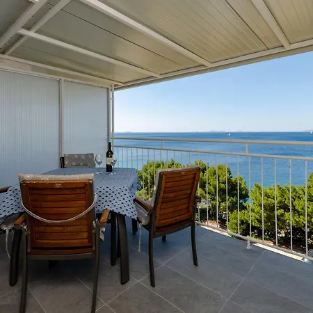 Apartments Mario Coastal Home شقة